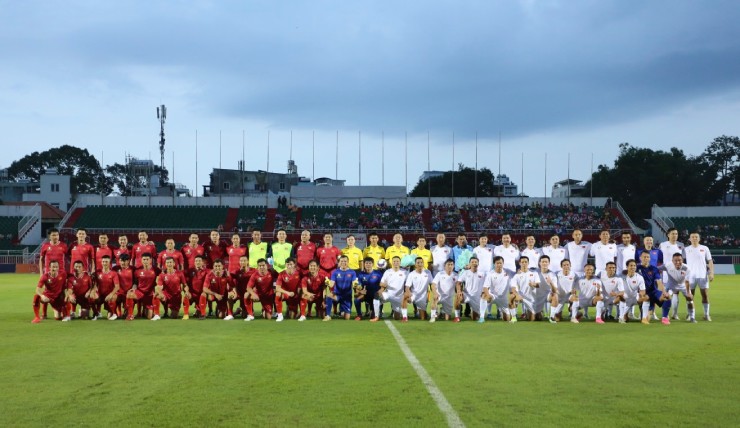 Hồng Sơn, Huỳnh Đức và dàn huyền thoại bóng đá Việt Nam so tài ở trận cầu 12 bàn - 1