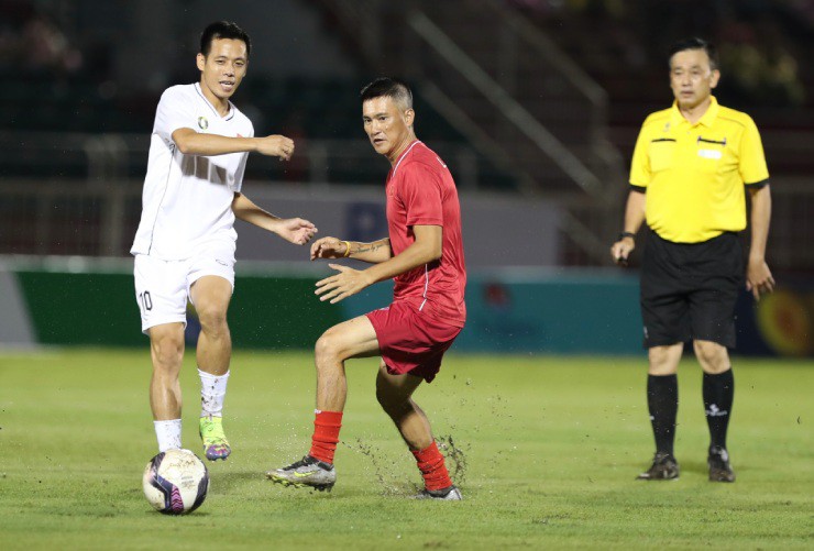 Hồng Sơn, Huỳnh Đức và dàn huyền thoại bóng đá Việt Nam so tài ở trận cầu 12 bàn - 4
