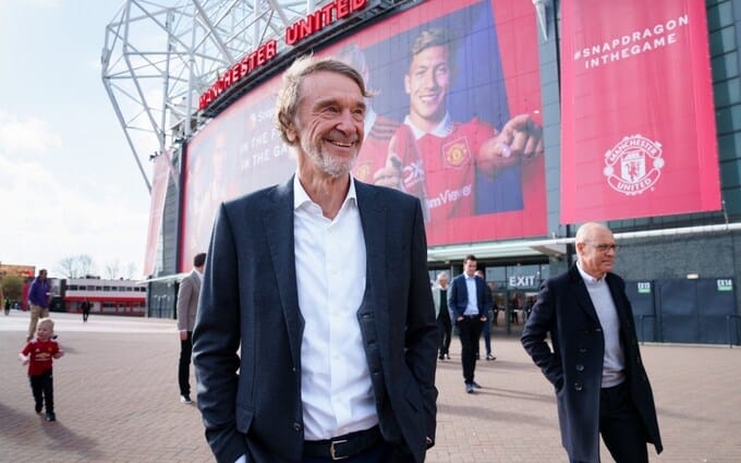 Sir Jim Ratcliffe sắp hoàn tất việc mua lại 25% cổ phần Man United.