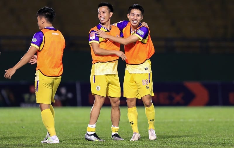 Cầu thủ Hà Nội phấn khởi hơn (Ảnh: Sports442)
