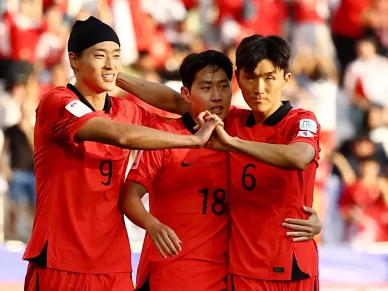 Hàn Quốc sáng cửa vượt qua vòng bảng.