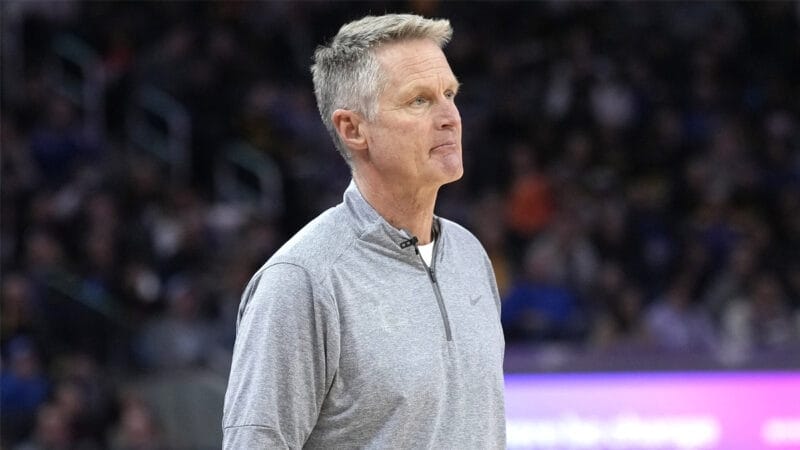 Kerr đang gặp khó khăn với Warriors