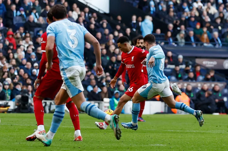 Man City và Liverpool hòa 1-1 ở trận lượt đi.